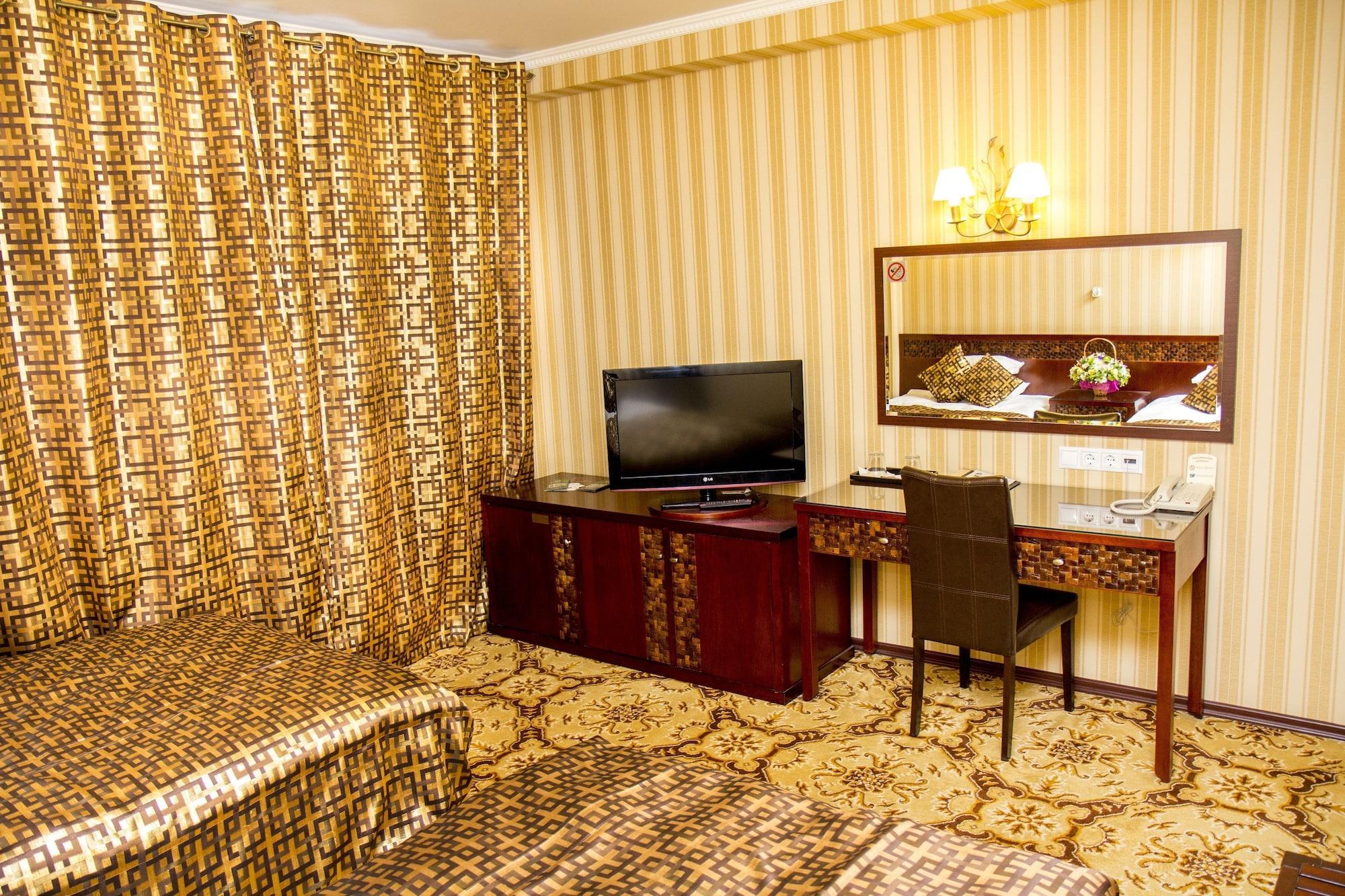 Klassik Hotel キシナウ エクステリア 写真