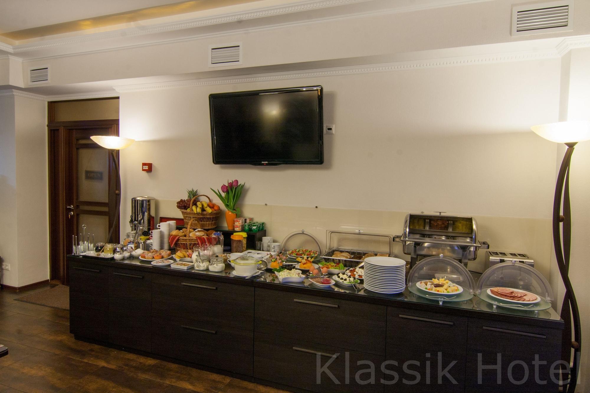 Klassik Hotel キシナウ エクステリア 写真