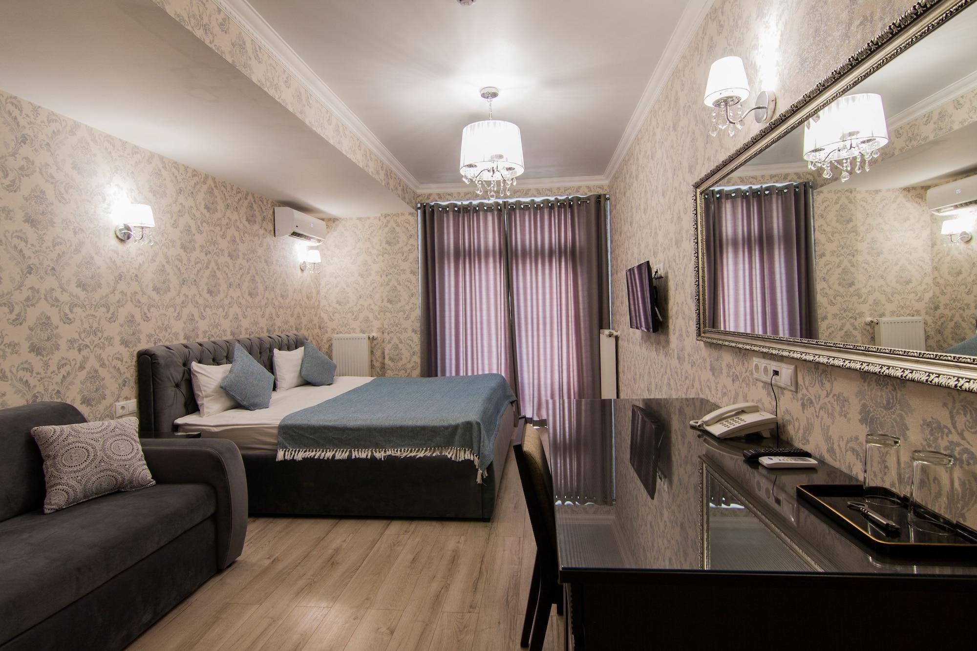 Klassik Hotel キシナウ エクステリア 写真