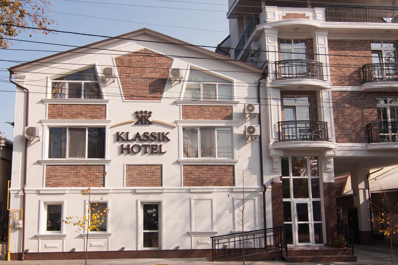 Klassik Hotel キシナウ エクステリア 写真