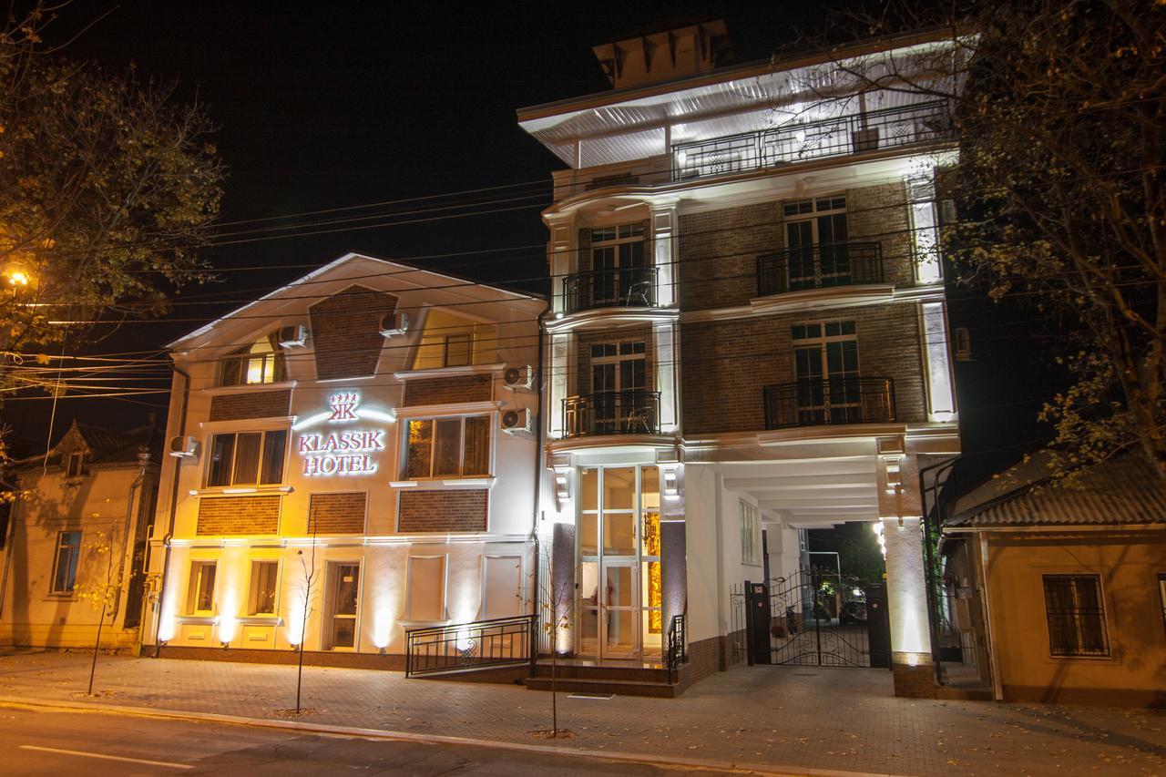 Klassik Hotel キシナウ エクステリア 写真